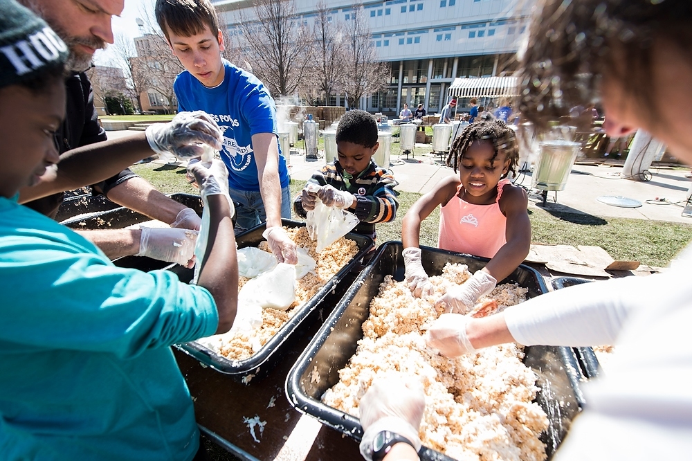 Photo: Children help make huge Rice Krispie Treat
