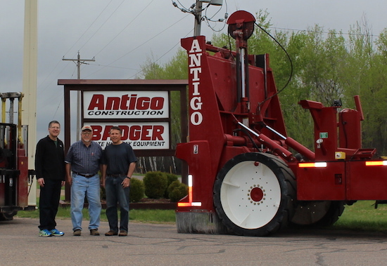 Photo: Antigo equipment officials