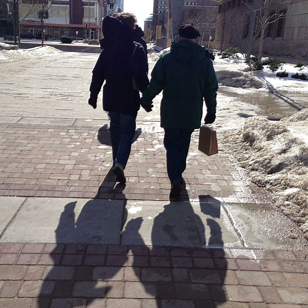 Photo: hand-holding couple