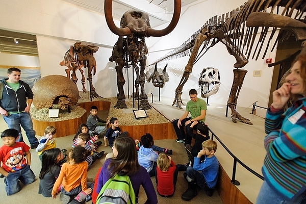 Kids visit Geology Museum