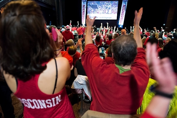 Badgers cheer in The Sett