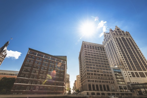 Photo: Milwaukee skyline under hot sun