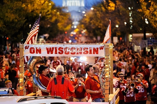 Photo: UW Homecoming Parade