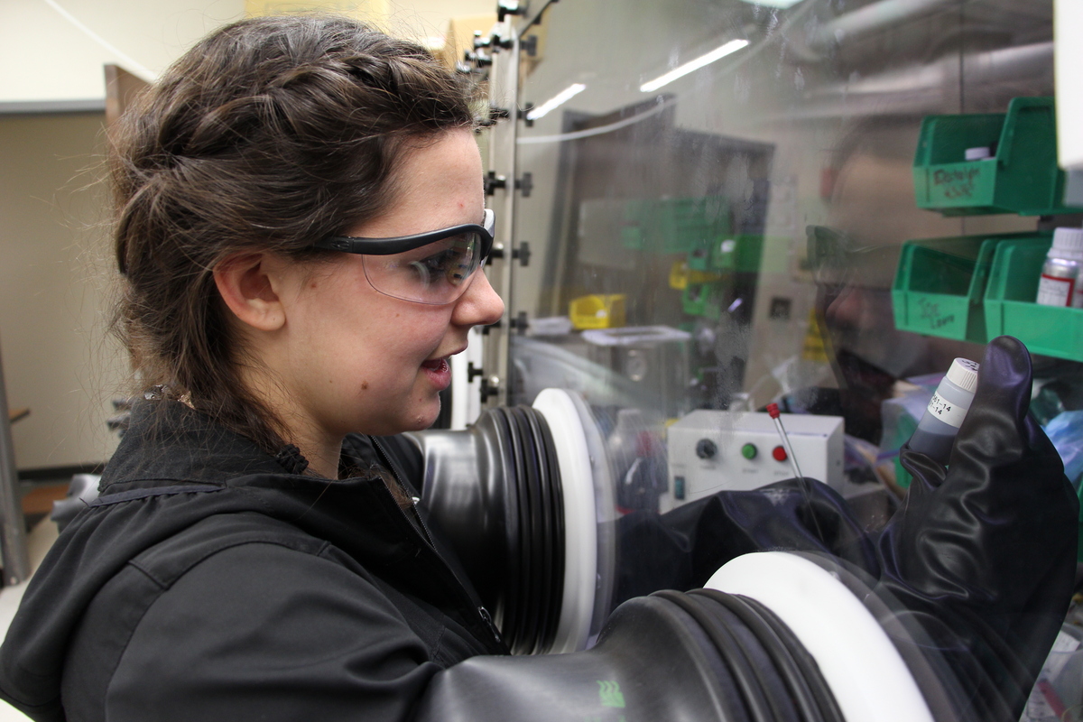Photo: Ph.D. student Sarah Guillot conducts research on new battery materials