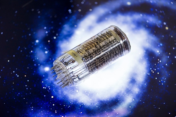 Photo: Photomultiplier tube 