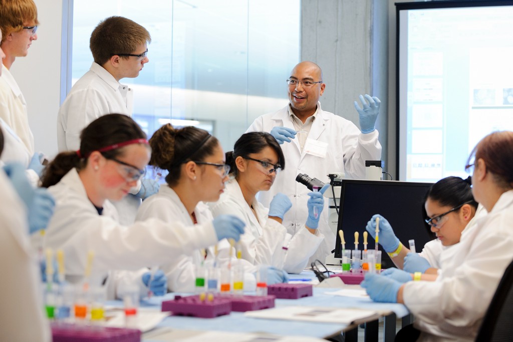 During a Summer Science Camp focusing on stem cells, instructor Tom Turbon describes a lab procedure at the Embedded Teaching Lab in the Wisconsin Institutes for Discovery. Led by the Morgridge Institute for Research, camp participants included 18 students and five teachers from nine rural Wisconsin high schools.