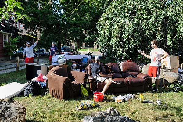 Donation and recycling encouraged during August moving days – UW ...