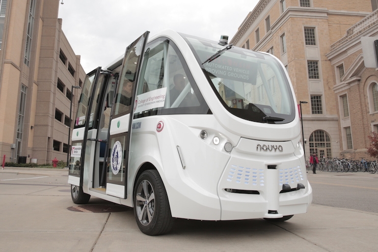 Photo: Driverless vehicle in front of parking garage