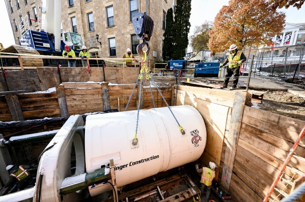 The bore head is put into place in the reinforced earthen pit.