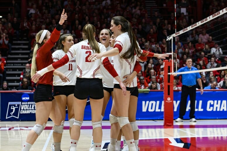 Badger volleyball advances in tournament