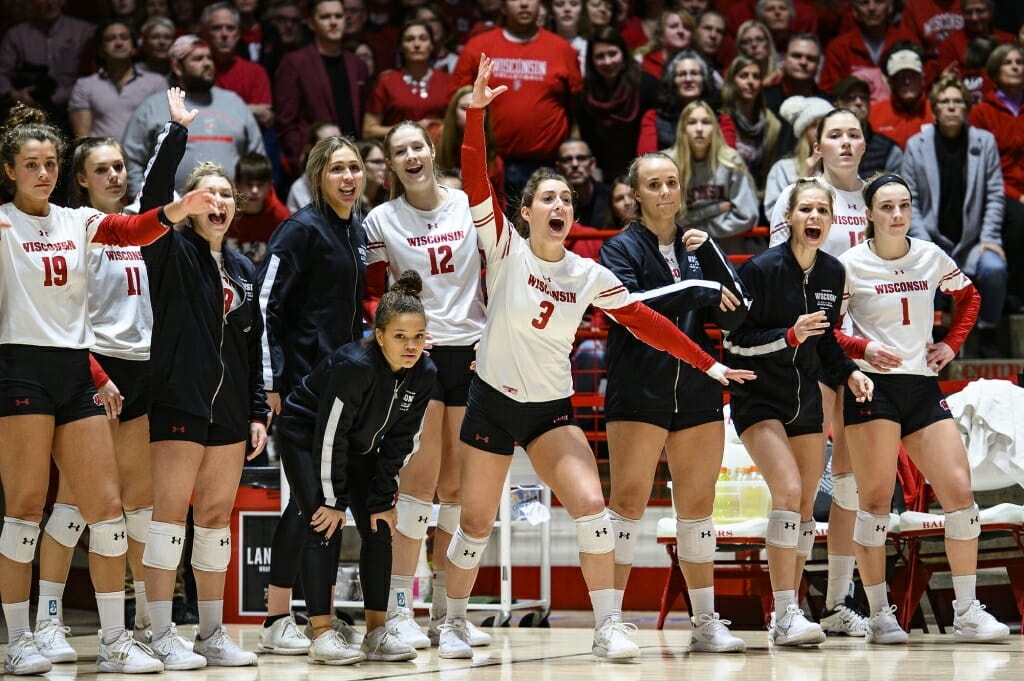 Badger volleyball advances in tournament