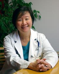 UW Veterinary Medicine professor Ruthanne Chun receives 2021 LaMarr Billups Community-University Engagement Award