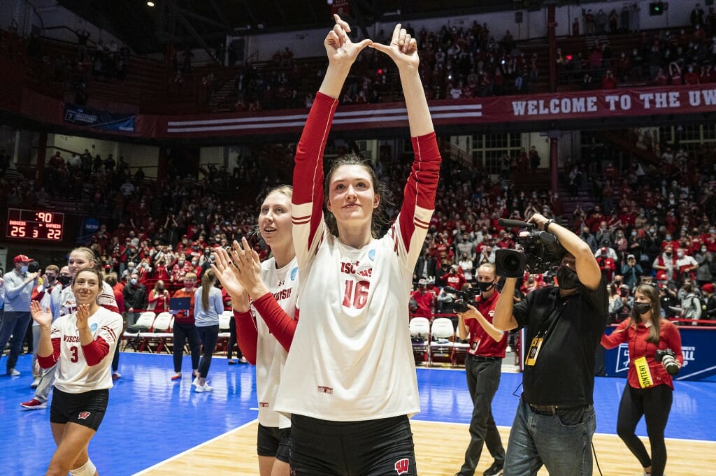 Dana Rettke give a W sign to the fans. Rettke had a match-high 15 kills and led all players with a .520 (15-2-25) hitting percentage. 