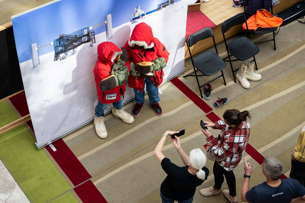 Kids embrace science at Hands-On Expo