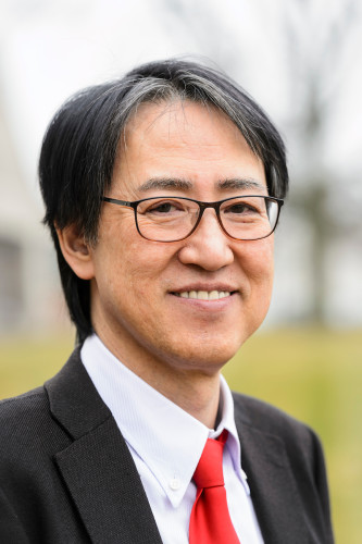 Headshot of Yoshihiro Kawaoka
