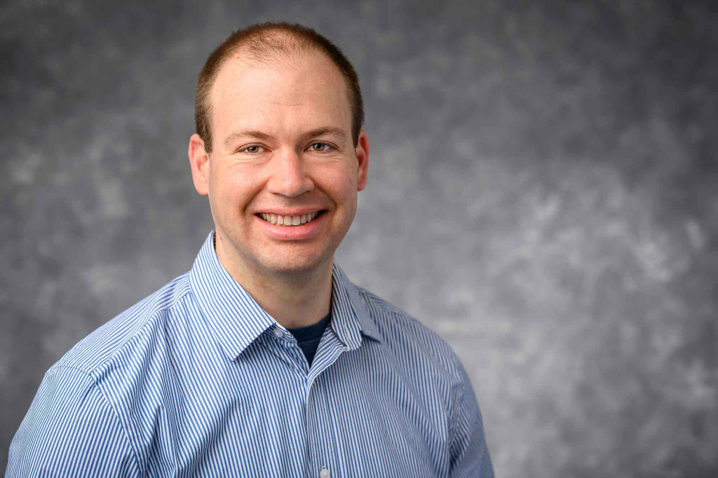 Portrait of researcher Robert Kirchdoerfer