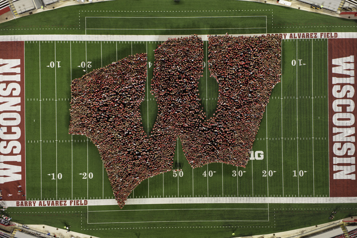 A W, as seen from above.