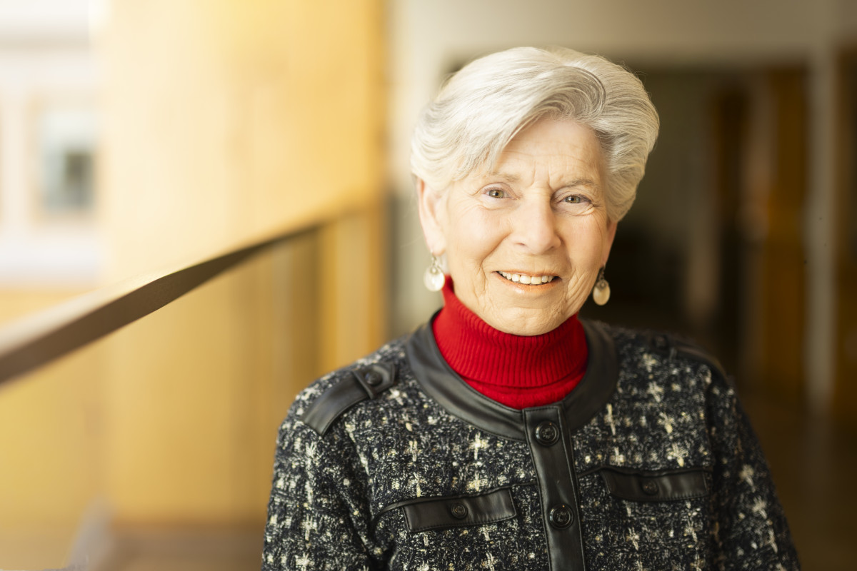 Portrait photo of Ellen Wald
