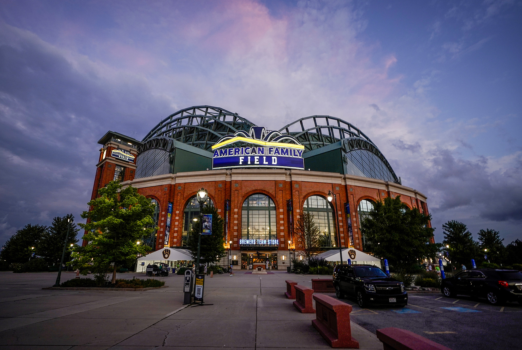 Milwaukee Brewers stadium, American Family Field at dusk